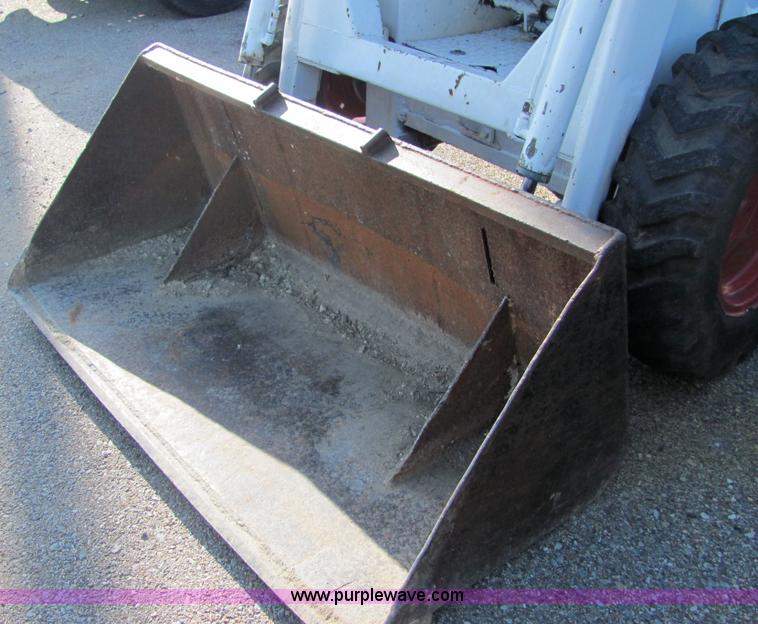 image for item 4762 Bobcat M600 skid steer