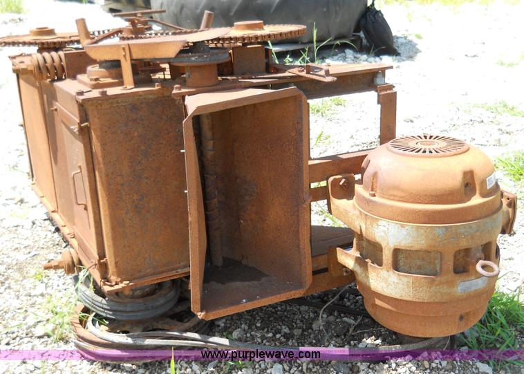 image for item 5003 Roller mill with electric motor