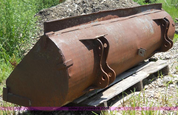 image for item 5005 60" GP bucket