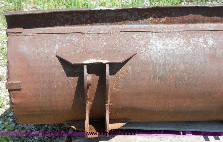 image for item 5005 60" GP bucket