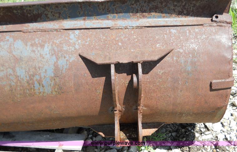 image for item 5005 60" GP bucket