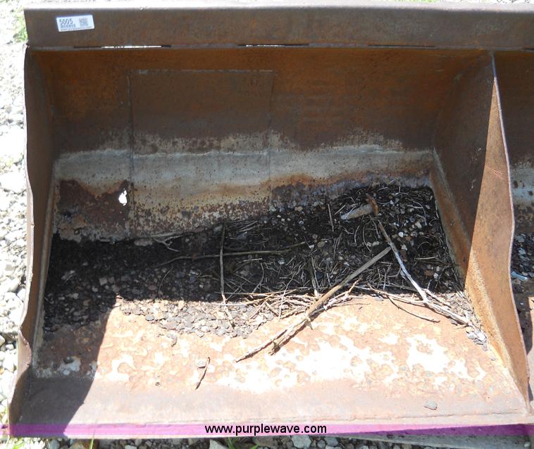 image for item 5005 60" GP bucket