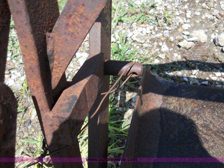 image for item 5009 Dearborn 19-6 dirt scoop