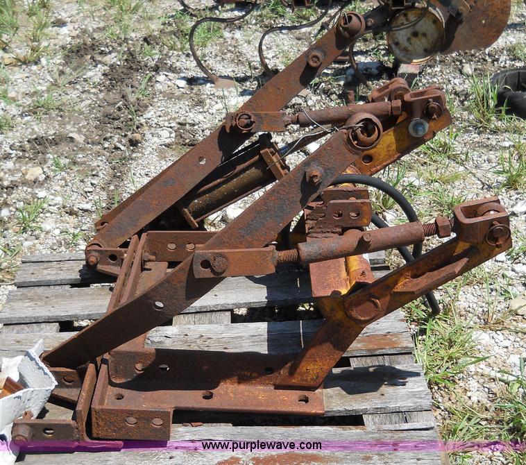 image for item 5014 Three point conversion with cylinder for International tractor