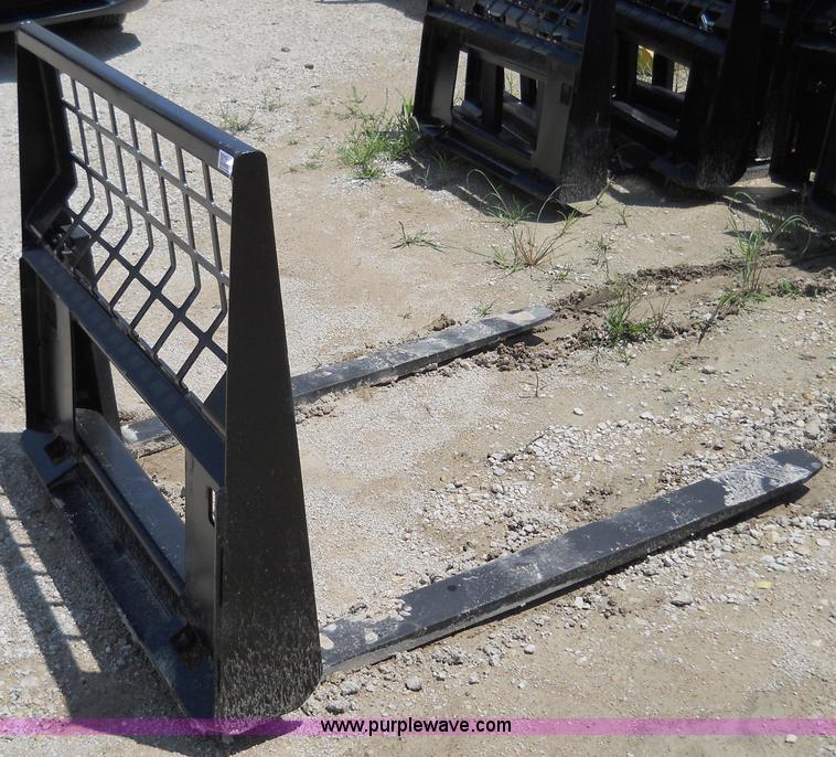 image for item 5015 Pallet fork skid steer attachment