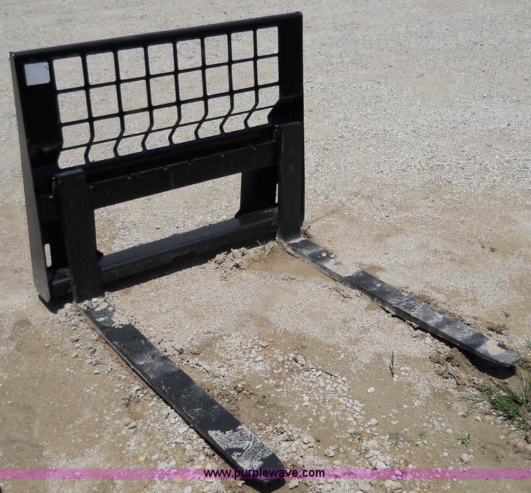 image for item 5015 Pallet fork skid steer attachment