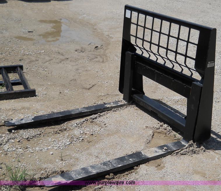 image for item 5015 Pallet fork skid steer attachment
