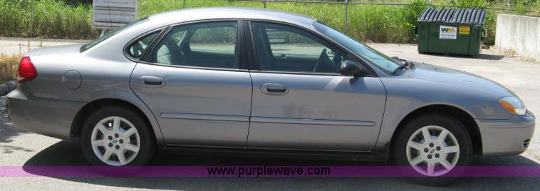 image for item 5035 2007 Ford Taurus SE