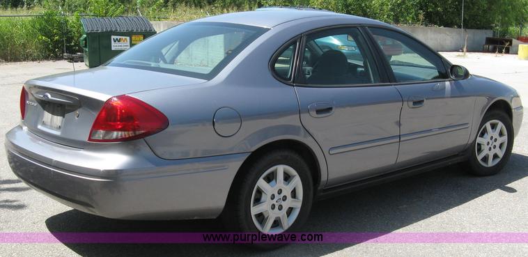 image for item 5035 2007 Ford Taurus SE