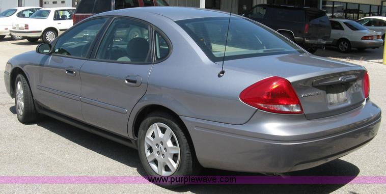image for item 5035 2007 Ford Taurus SE