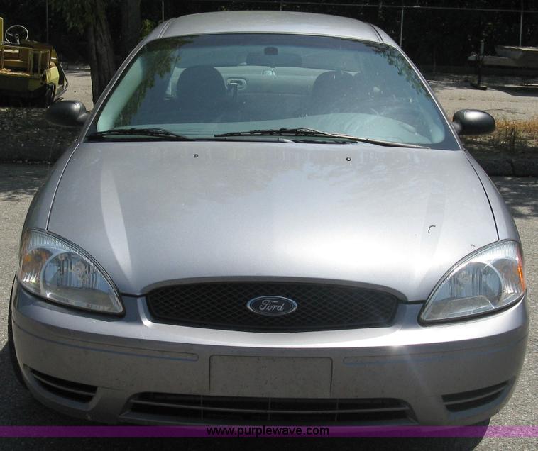 image for item 5035 2007 Ford Taurus SE