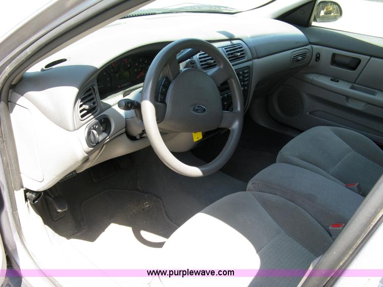 image for item 5035 2007 Ford Taurus SE
