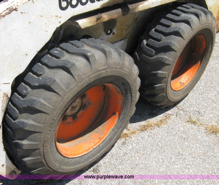 image for item 5036 1989 Bobcat 642B skid steer