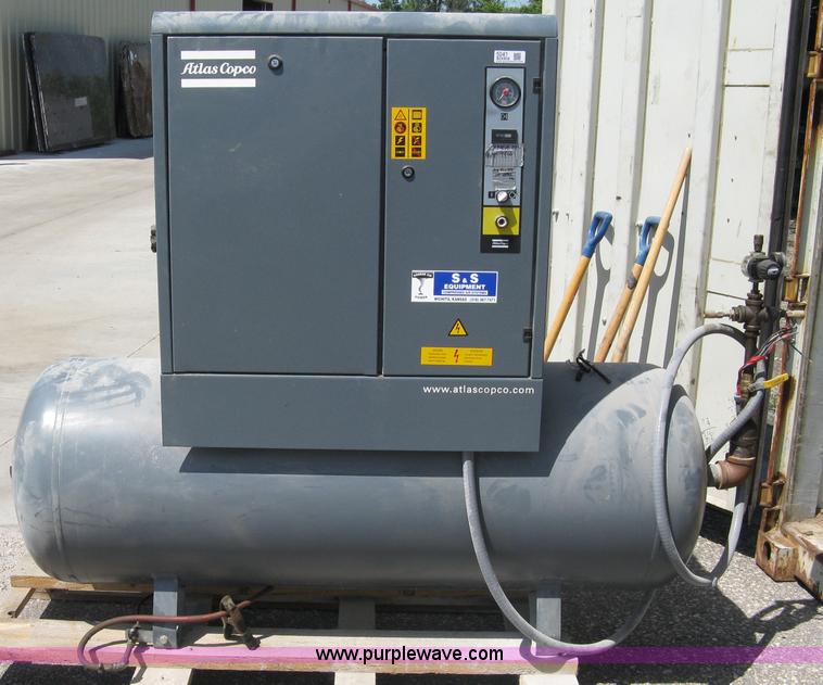 image for item 5041 2004 Atlas Copco GX7 air compressor