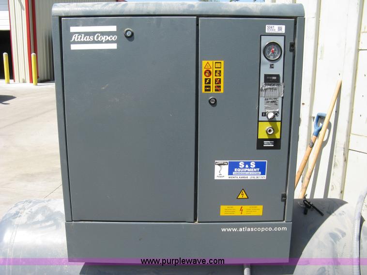 image for item 5041 2004 Atlas Copco GX7 air compressor