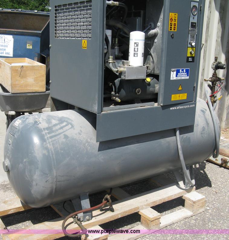 image for item 5041 2004 Atlas Copco GX7 air compressor