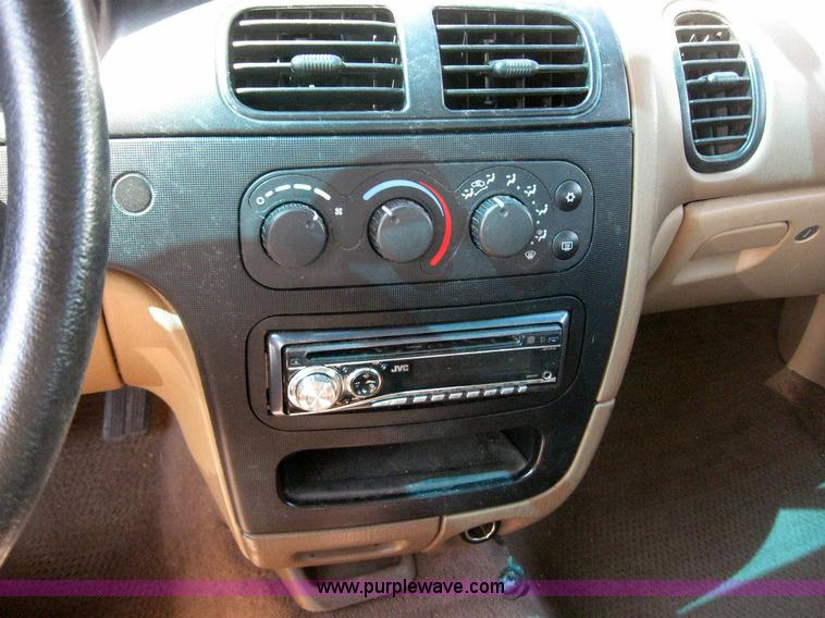 image for item 6100 1998 Dodge Intrepid