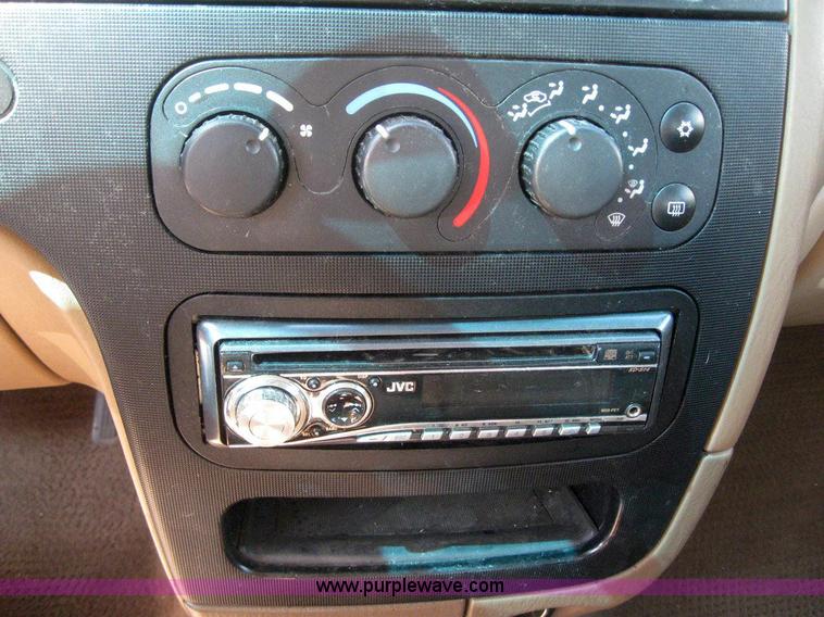 image for item 6100 1998 Dodge Intrepid