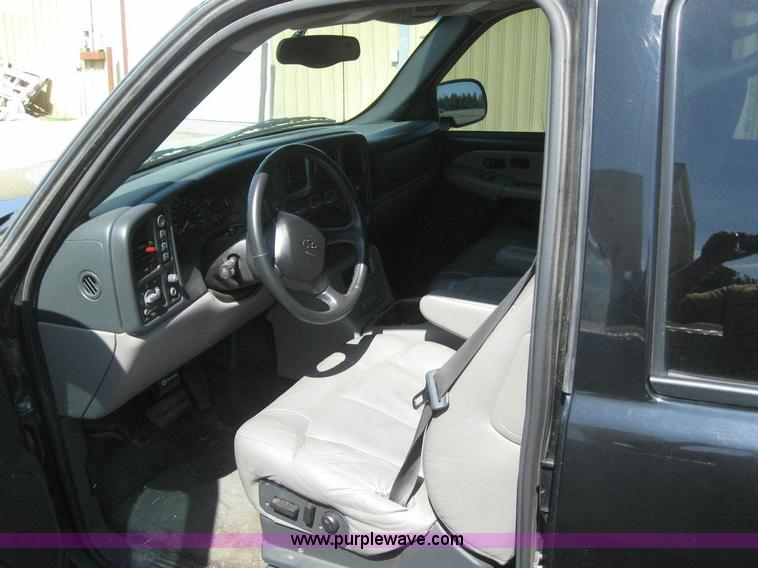 image for item 6102 2002 Chevrolet Tahoe