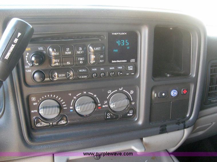 image for item 6102 2002 Chevrolet Tahoe