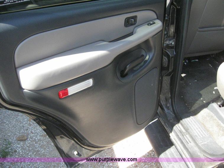 image for item 6102 2002 Chevrolet Tahoe