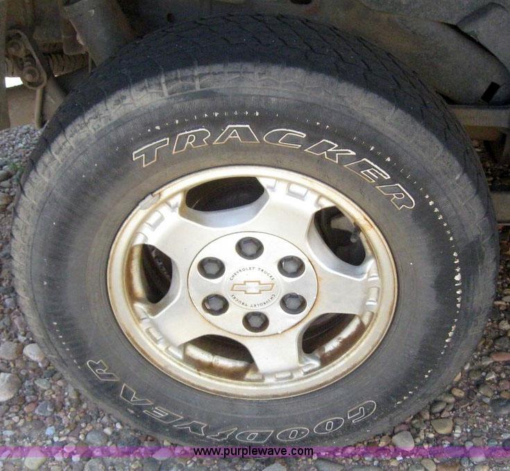 image for item 6102 2002 Chevrolet Tahoe