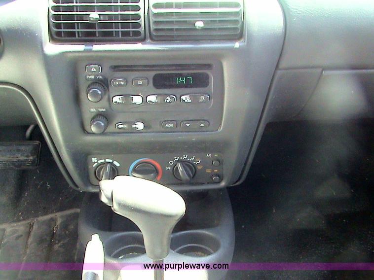 image for item 6819 2002 Chevrolet Cavalier