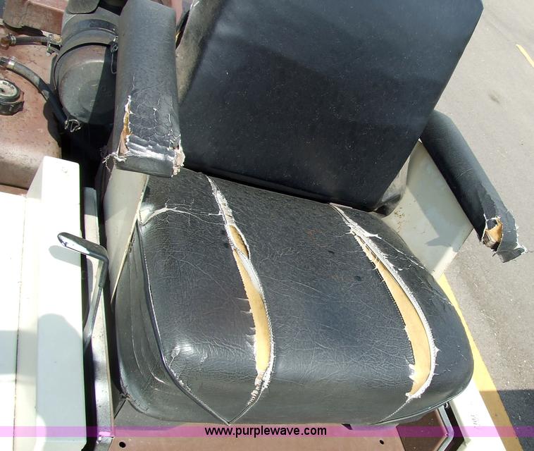 image for item 7103 Grasshopper 721D riding mower