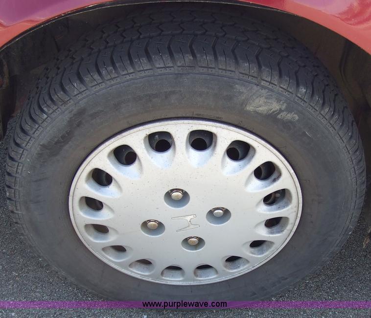 image for item 7104 1995 Honda Accord LX