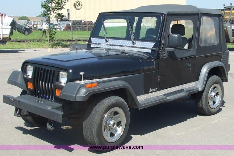 image for item 7107 1993 Jeep Wrangler