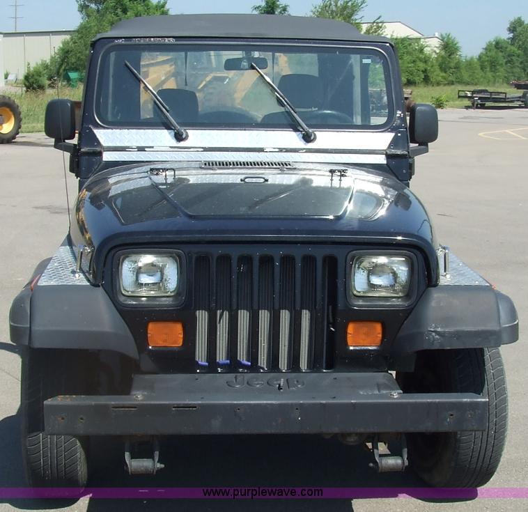 image for item 7107 1993 Jeep Wrangler