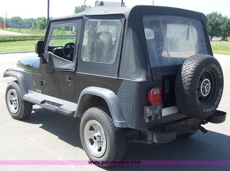 image for item 7107 1993 Jeep Wrangler