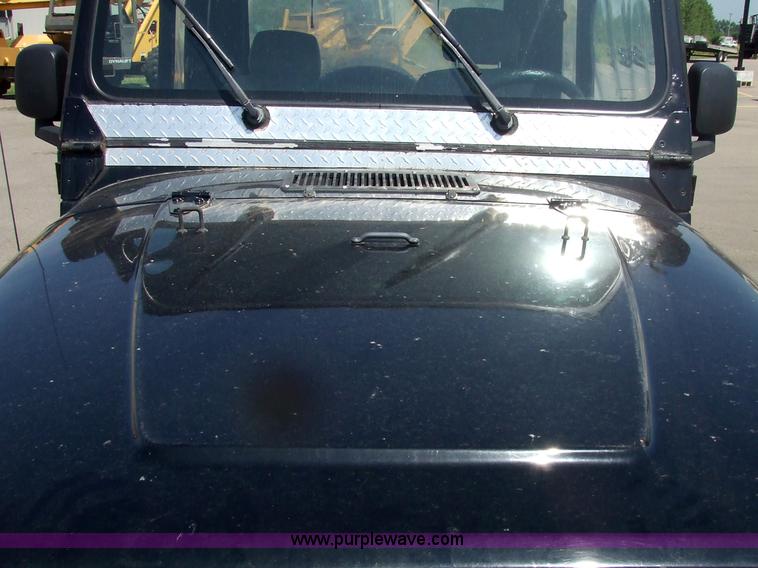 image for item 7107 1993 Jeep Wrangler