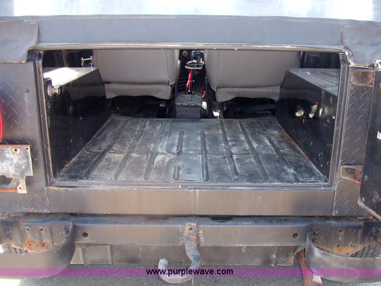 image for item 7107 1993 Jeep Wrangler