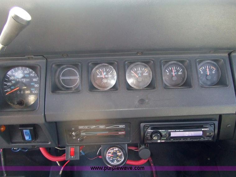 image for item 7107 1993 Jeep Wrangler