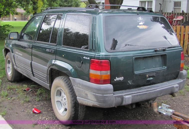 image for item 7152 1996 Jeep Grand Cherokee Laredo