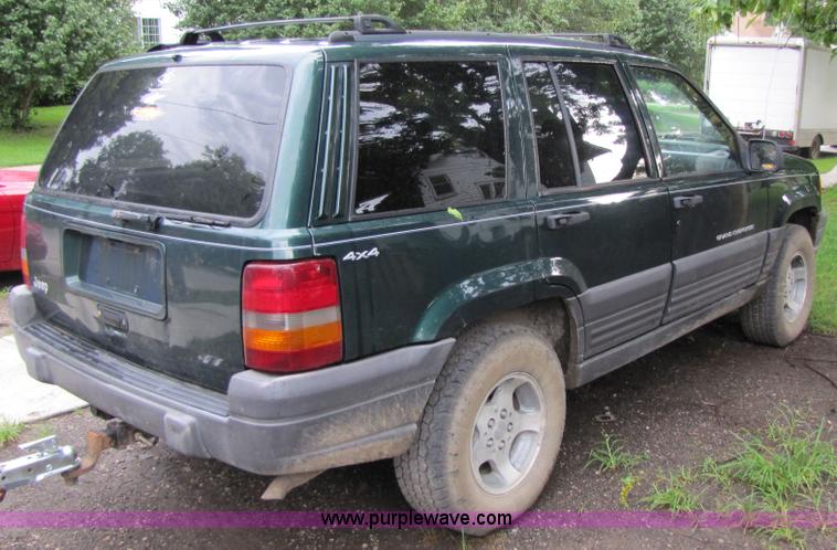 image for item 7152 1996 Jeep Grand Cherokee Laredo