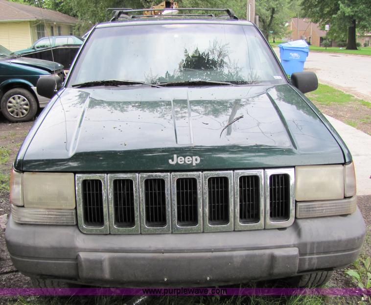 image for item 7152 1996 Jeep Grand Cherokee Laredo