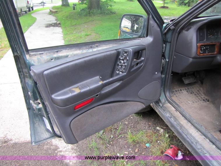 image for item 7152 1996 Jeep Grand Cherokee Laredo