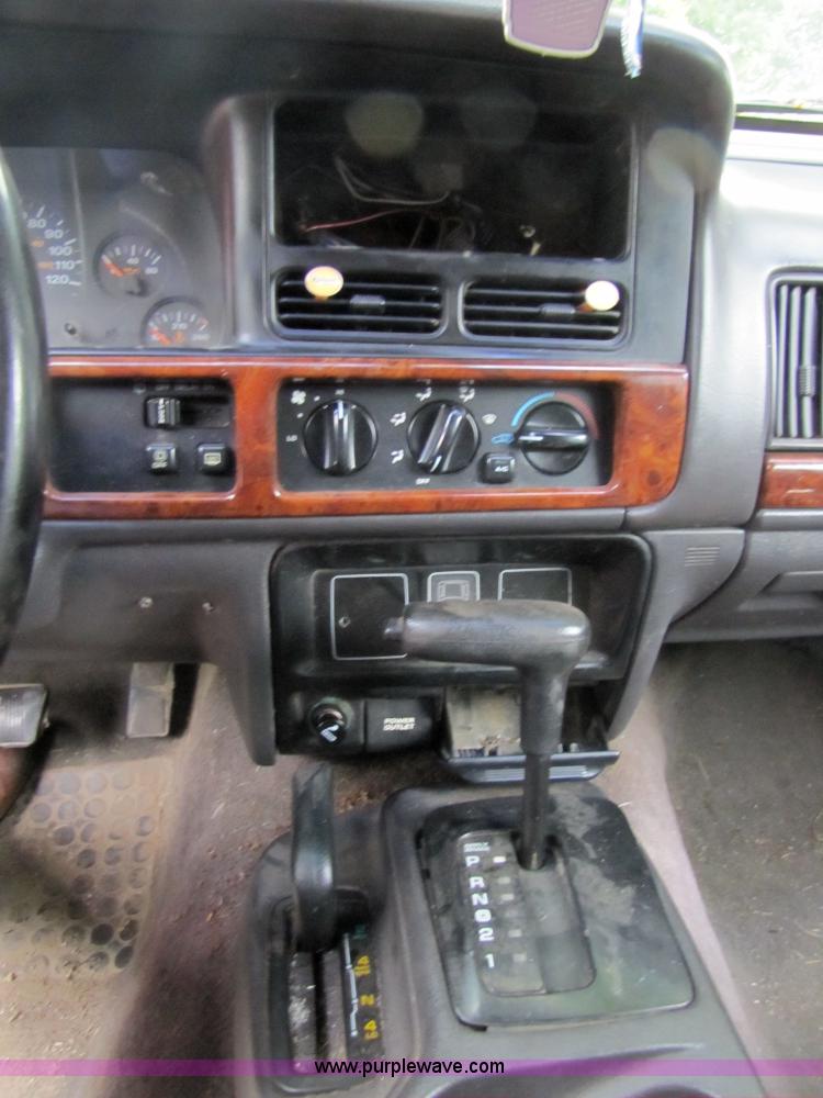 image for item 7152 1996 Jeep Grand Cherokee Laredo