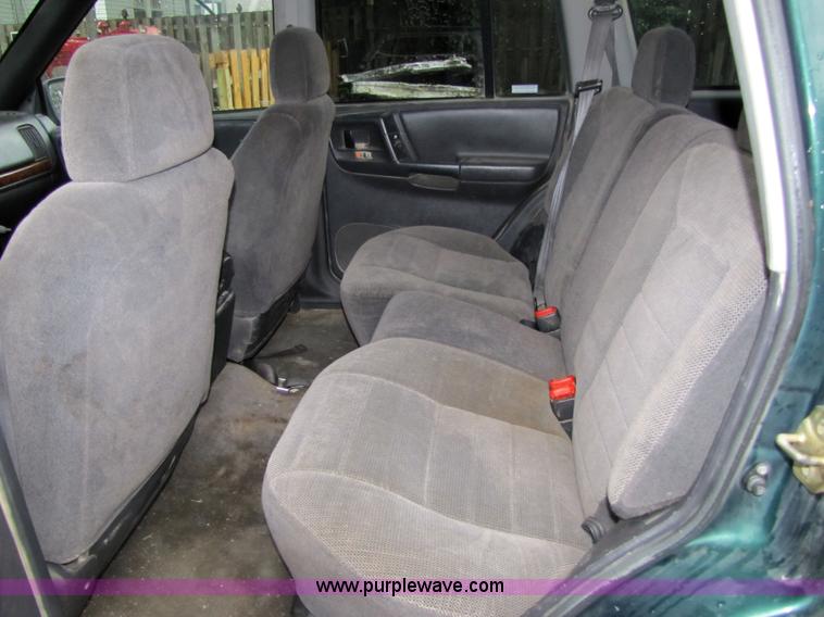 image for item 7152 1996 Jeep Grand Cherokee Laredo