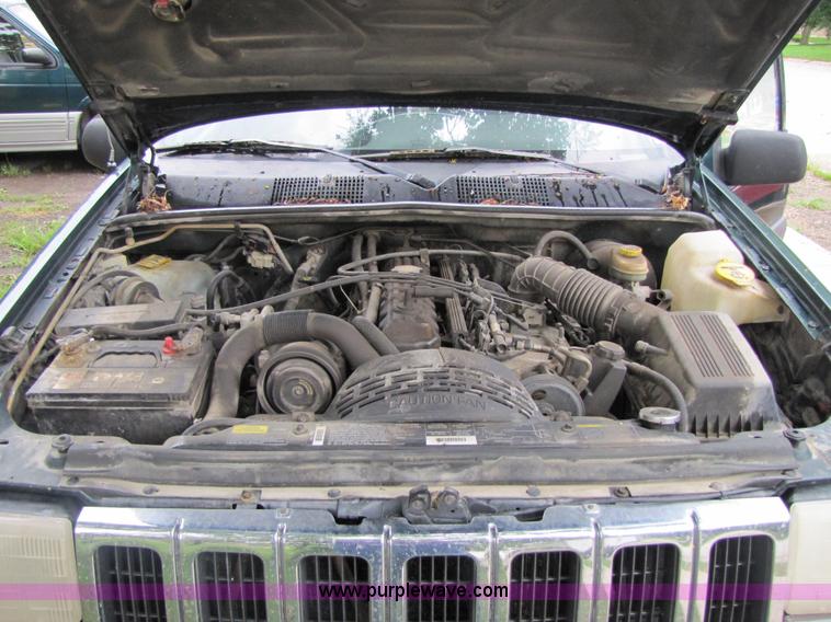 image for item 7152 1996 Jeep Grand Cherokee Laredo