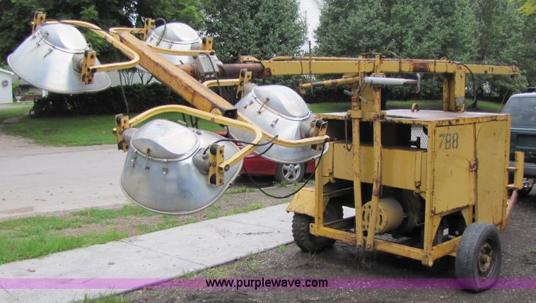 image for item 7153 Allmond LD30TMVE Maxi Light light tower