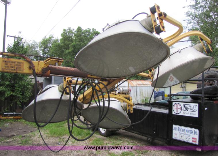 image for item 7153 Allmond LD30TMVE Maxi Light light tower