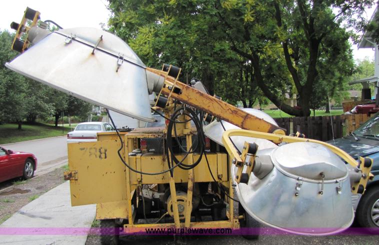 image for item 7153 Allmond LD30TMVE Maxi Light light tower