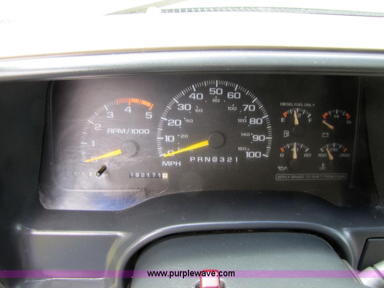 image for item 7236 1996 Chevrolet C2500 extended cab pickup truck