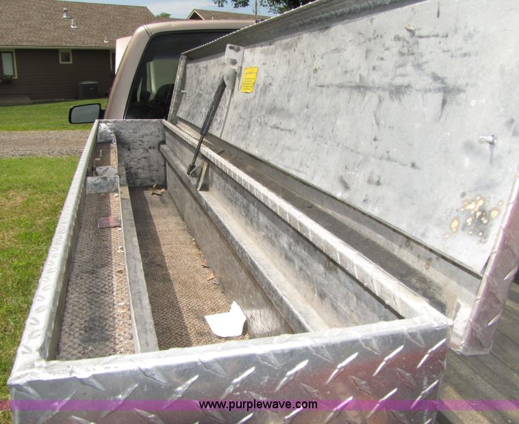 image for item 7236 1996 Chevrolet C2500 extended cab pickup truck