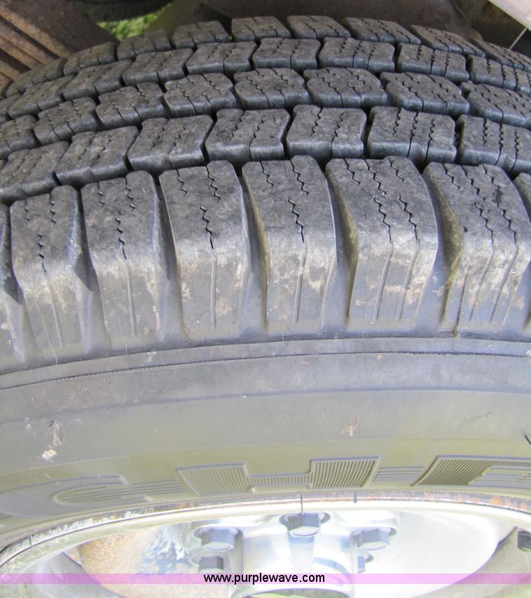 image for item 7236 1996 Chevrolet C2500 extended cab pickup truck