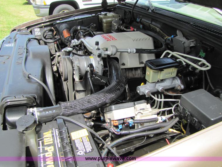 image for item 7236 1996 Chevrolet C2500 extended cab pickup truck