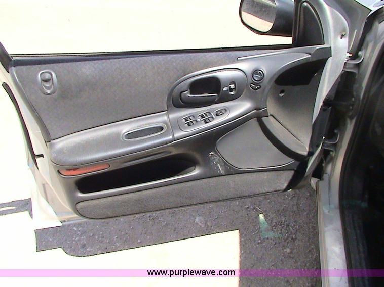 image for item 9001 2001 Dodge Intrepid SE